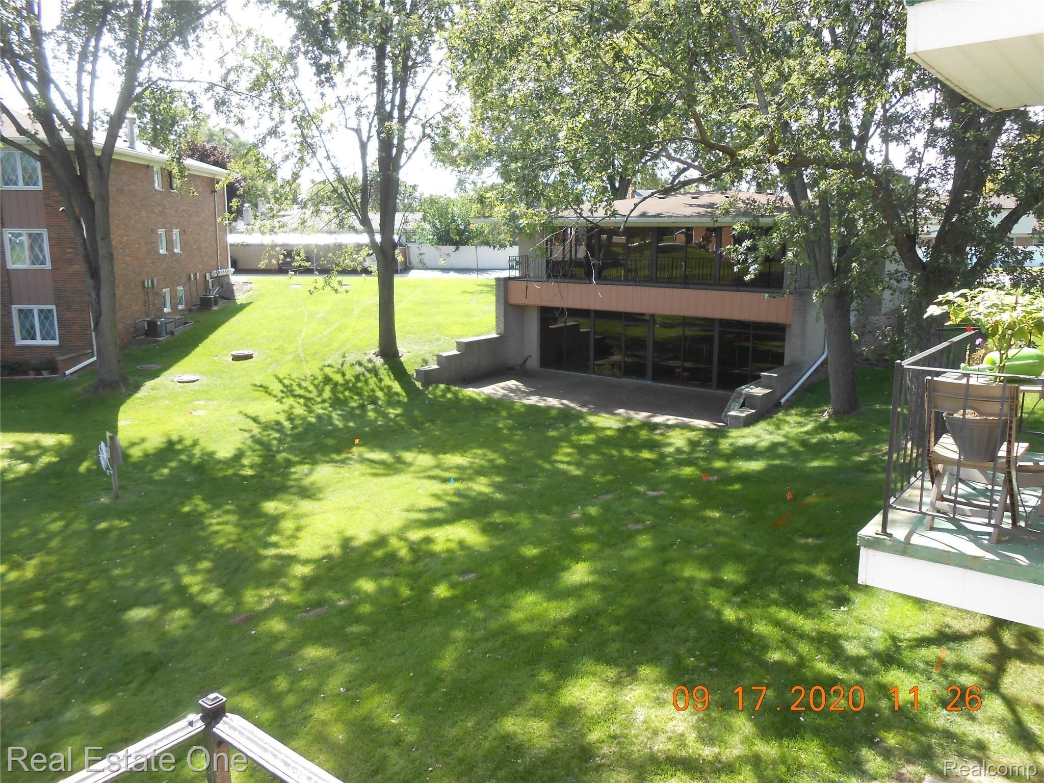 54683 Shelby Road, Unit 33 Utica, MI 48316 - Photo 4 of 16 DSCN6615.JPG