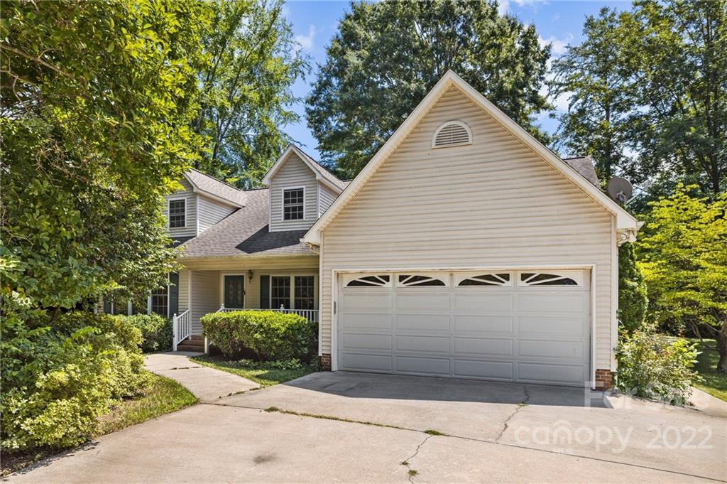 2024 Robin Road Salisbury, NC 28144 - Photo 1 of 40 Gallery Image 1