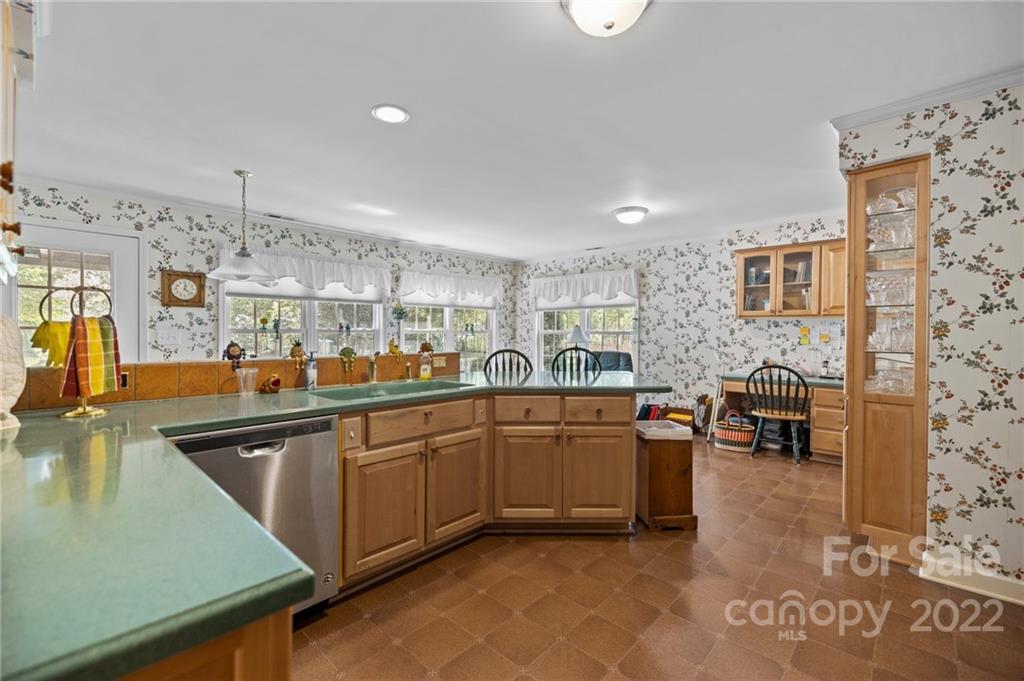 2024 Robin Road Salisbury, NC 28144 - Photo 9 of 40 Gallery Image 9