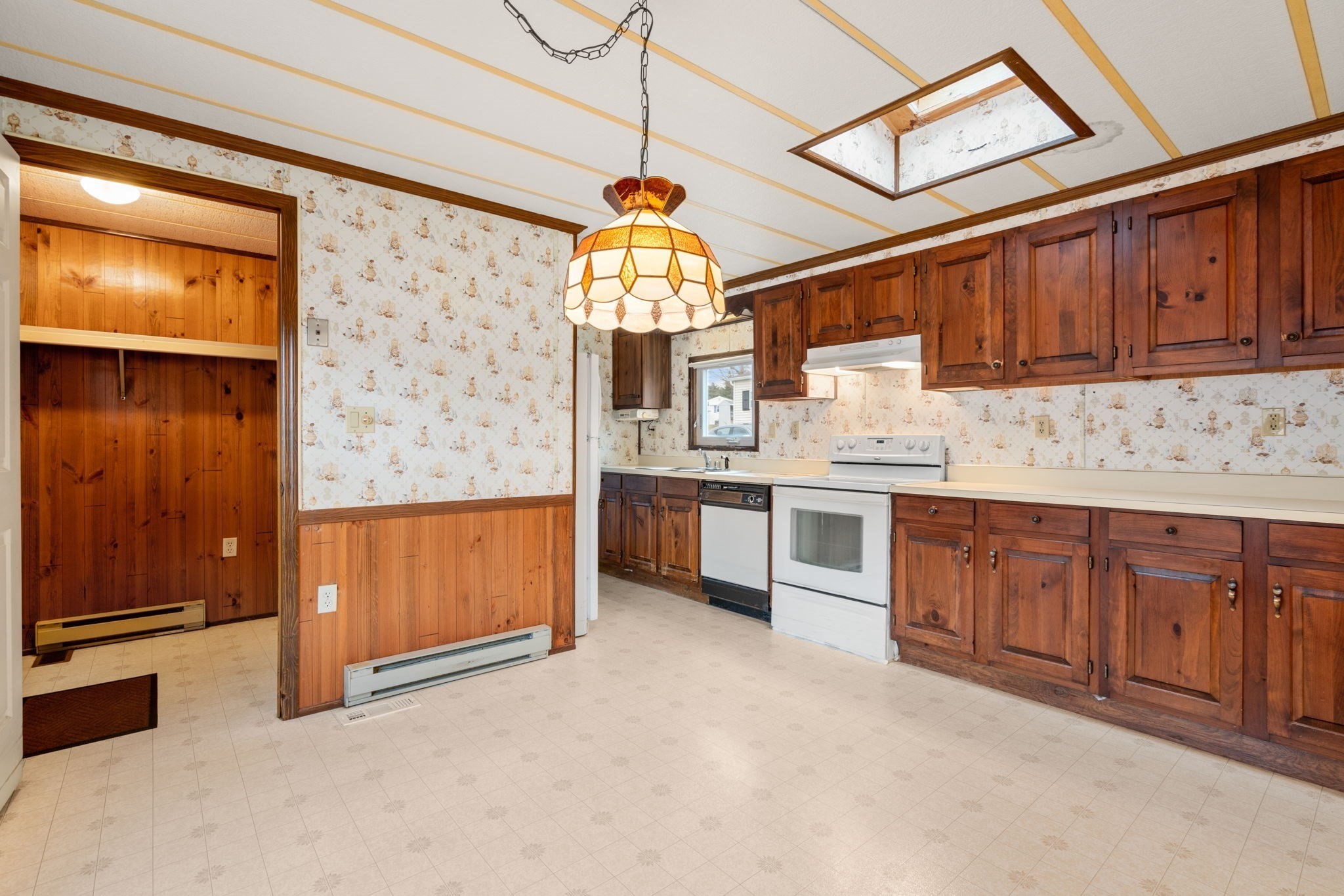 6 Musket Road Taunton, MA 02780 - Photo 3 of 23 Gallery Image 3