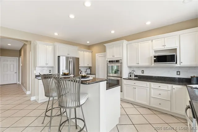 $2,450,000 | 816 Via Del Lago Drive, Sunrise Beach, MO 65079