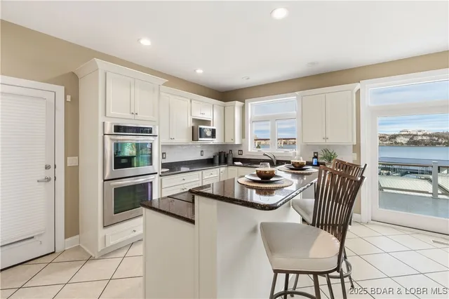 $2,450,000 | 816 Via Del Lago Drive, Sunrise Beach, MO 65079