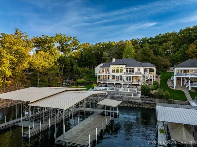 $2,450,000 | 816 Via Del Lago Drive, Sunrise Beach, MO 65079