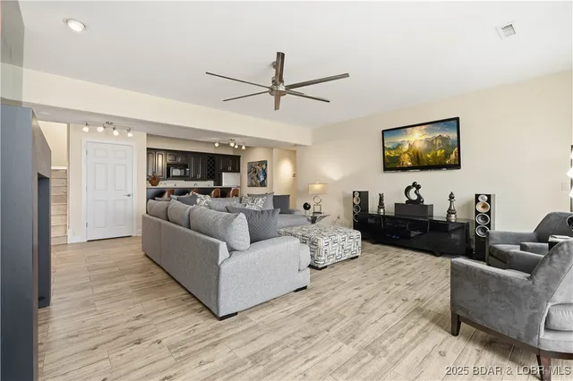 $2,450,000 | 816 Via Del Lago Drive, Sunrise Beach, MO 65079