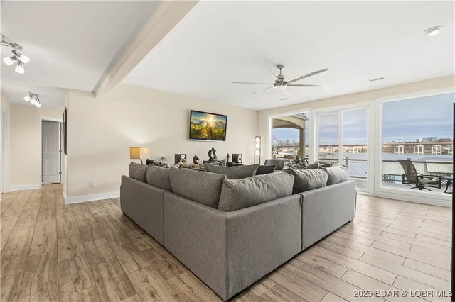 $2,450,000 | 816 Via Del Lago Drive, Sunrise Beach, MO 65079