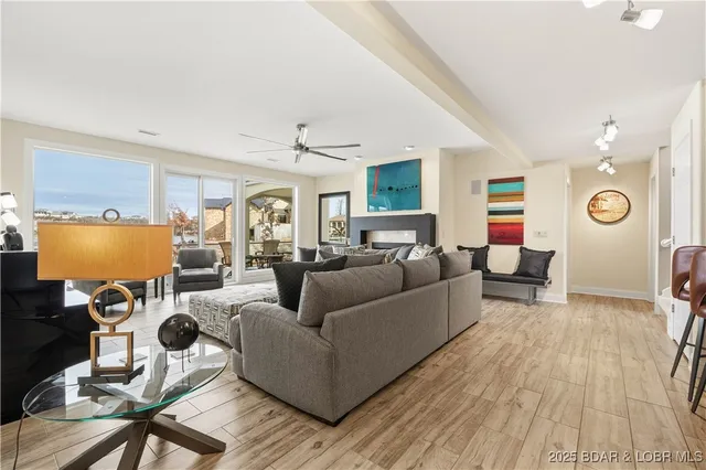 $2,450,000 | 816 Via Del Lago Drive, Sunrise Beach, MO 65079