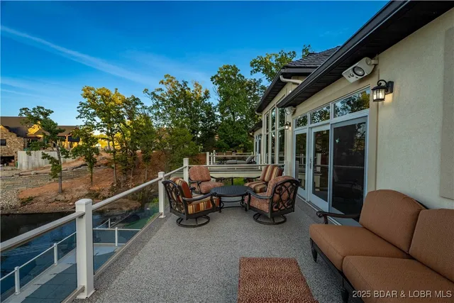 $2,450,000 | 816 Via Del Lago Drive, Sunrise Beach, MO 65079