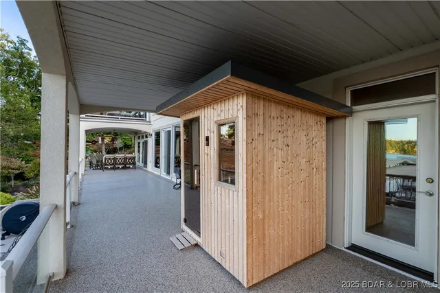 $2,450,000 | 816 Via Del Lago Drive, Sunrise Beach, MO 65079