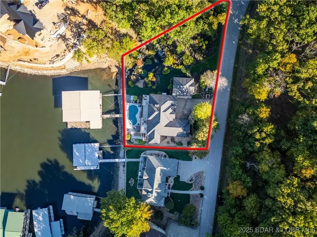 $2,450,000 | 816 Via Del Lago Drive, Sunrise Beach, MO 65079