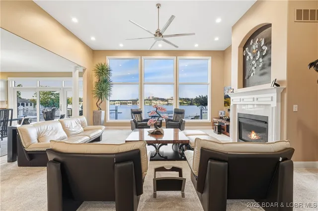 $2,450,000 | 816 Via Del Lago Drive, Sunrise Beach, MO 65079