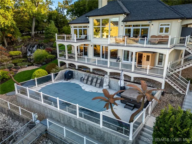 $2,450,000 | 816 Via Del Lago Drive, Sunrise Beach, MO 65079