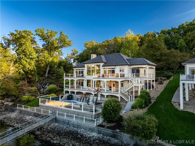 $2,450,000 | 816 Via Del Lago Drive, Sunrise Beach, MO 65079