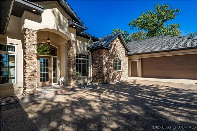 $2,450,000 | 816 Via Del Lago Drive, Sunrise Beach, MO 65079