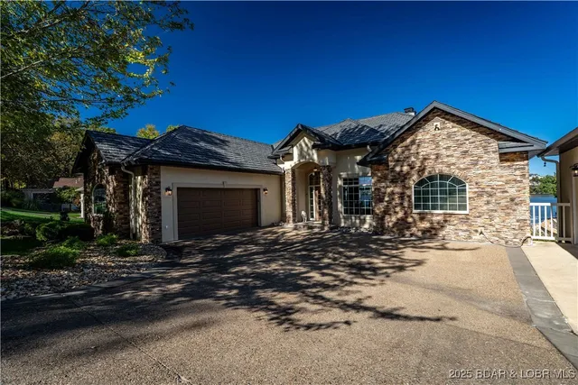 $2,450,000 | 816 Via Del Lago Drive, Sunrise Beach, MO 65079