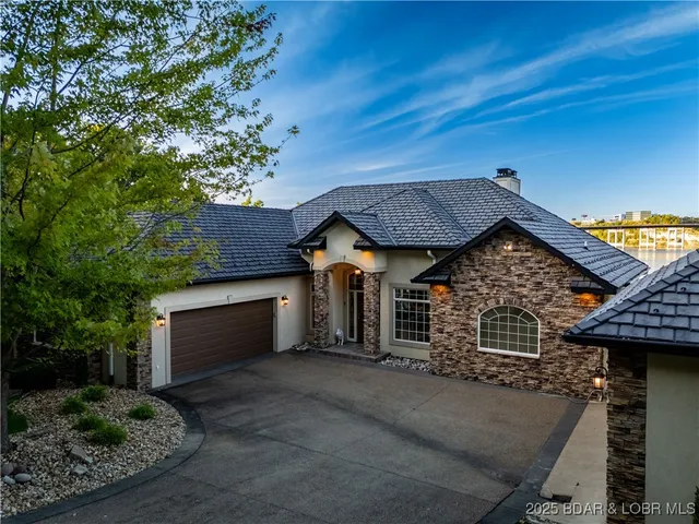 $2,450,000 | 816 Via Del Lago Drive, Sunrise Beach, MO 65079