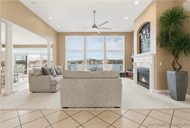 $2,450,000 | 816 Via Del Lago Drive, Sunrise Beach, MO 65079