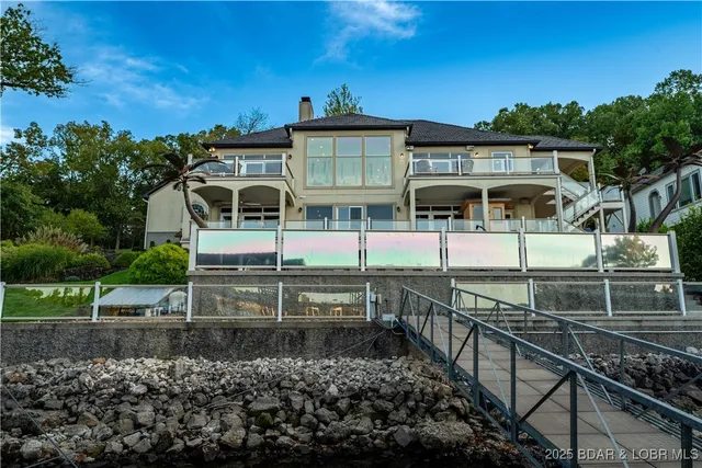 $2,450,000 | 816 Via Del Lago Drive, Sunrise Beach, MO 65079