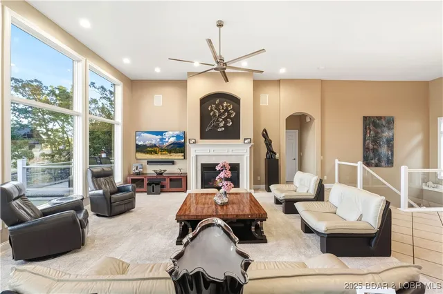 $2,450,000 | 816 Via Del Lago Drive, Sunrise Beach, MO 65079