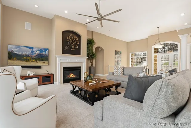 $2,450,000 | 816 Via Del Lago Drive, Sunrise Beach, MO 65079