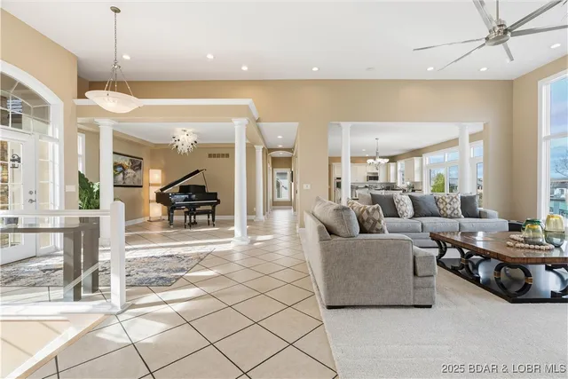 $2,450,000 | 816 Via Del Lago Drive, Sunrise Beach, MO 65079