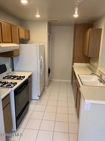 $2,700 | 2384 Archwood Lane, Unit 12, Simi Valley, CA 93063