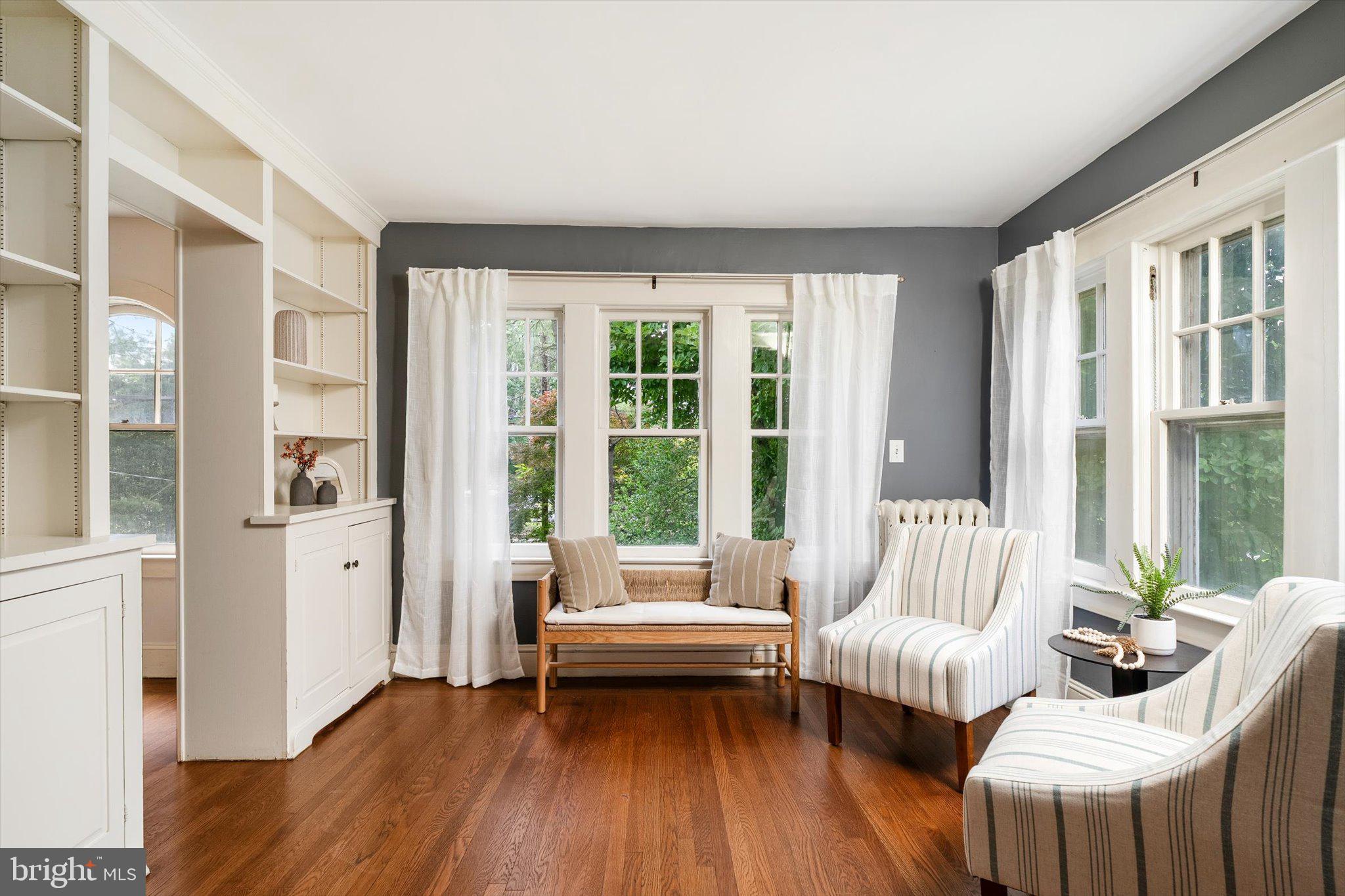 2 Wilburtha Road Trenton, NJ 08628 - Photo 31 of 51 West-facing Salon / sitting room