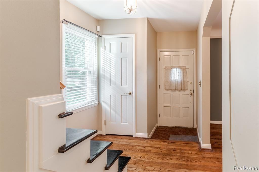 1263 Whittier Road Grosse Pointe Park, MI 48230 - Photo 4 of 39