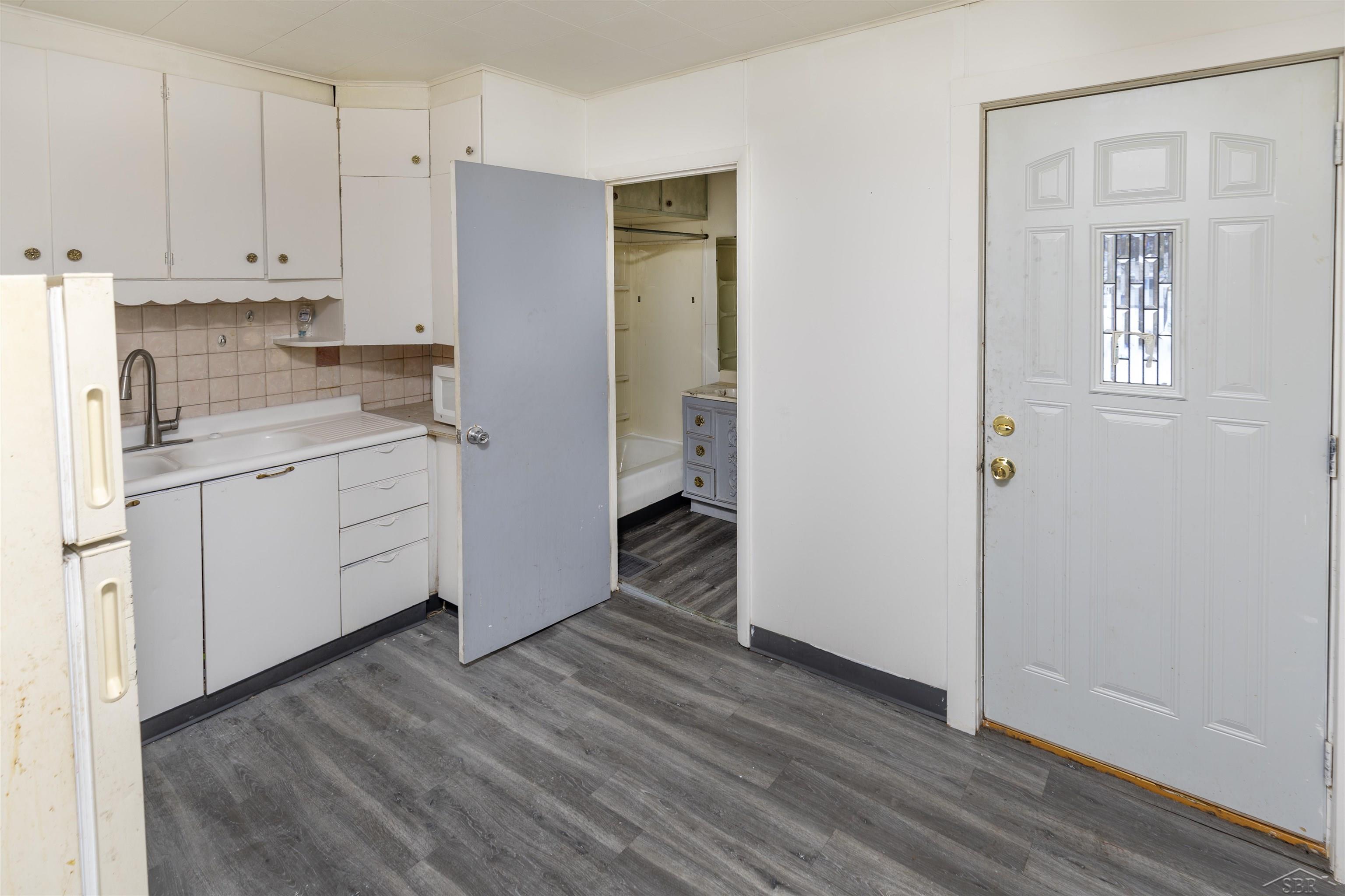1813 3rd Street Bay City, MI 48708 - Photo 9 of 20