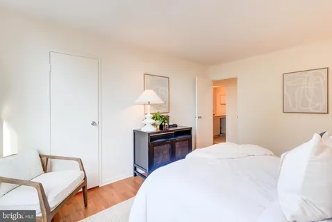 $675,000 | 4936 Sentinel Drive, Unit 302, Bethesda, MD 20816