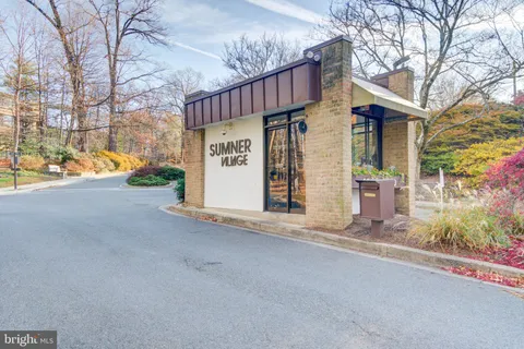 $675,000 | 4936 Sentinel Drive, Unit 302, Bethesda, MD 20816