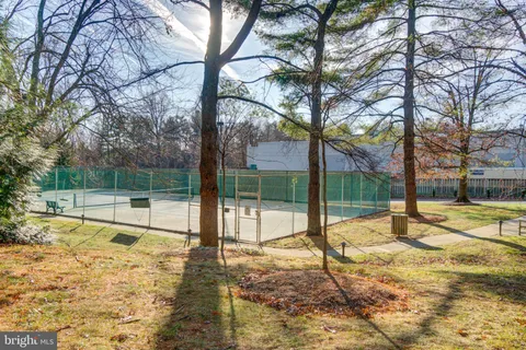 $675,000 | 4936 Sentinel Drive, Unit 302, Bethesda, MD 20816