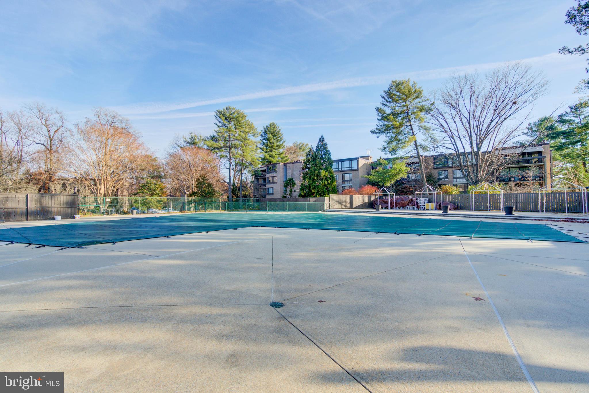 4936 Sentinel Drive, Unit 302 Bethesda, MD 20816 - Photo 50 of 52 Outdoor Pool