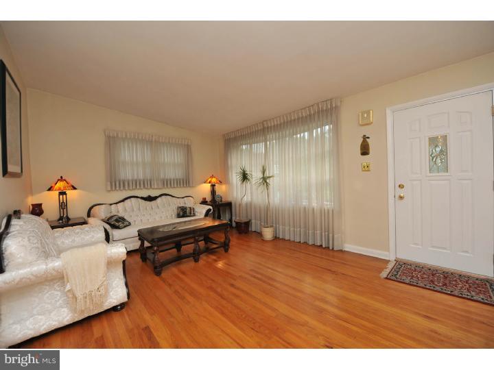 631 Wanamaker Road Jenkintown, PA 19046 - Photo 2 of 25 Living Room