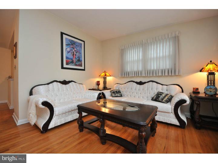 631 Wanamaker Road Jenkintown, PA 19046 - Photo 5 of 25 Living Room