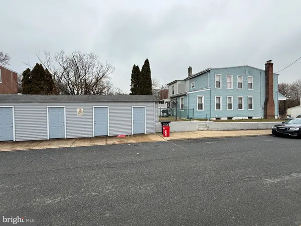 $275,000 | 220 10th Street, Brookhaven, PA 19015