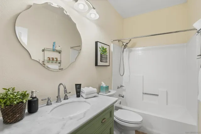 $785,000 | 12670 Springbrook Drive, Unit D, San Diego, CA 92128