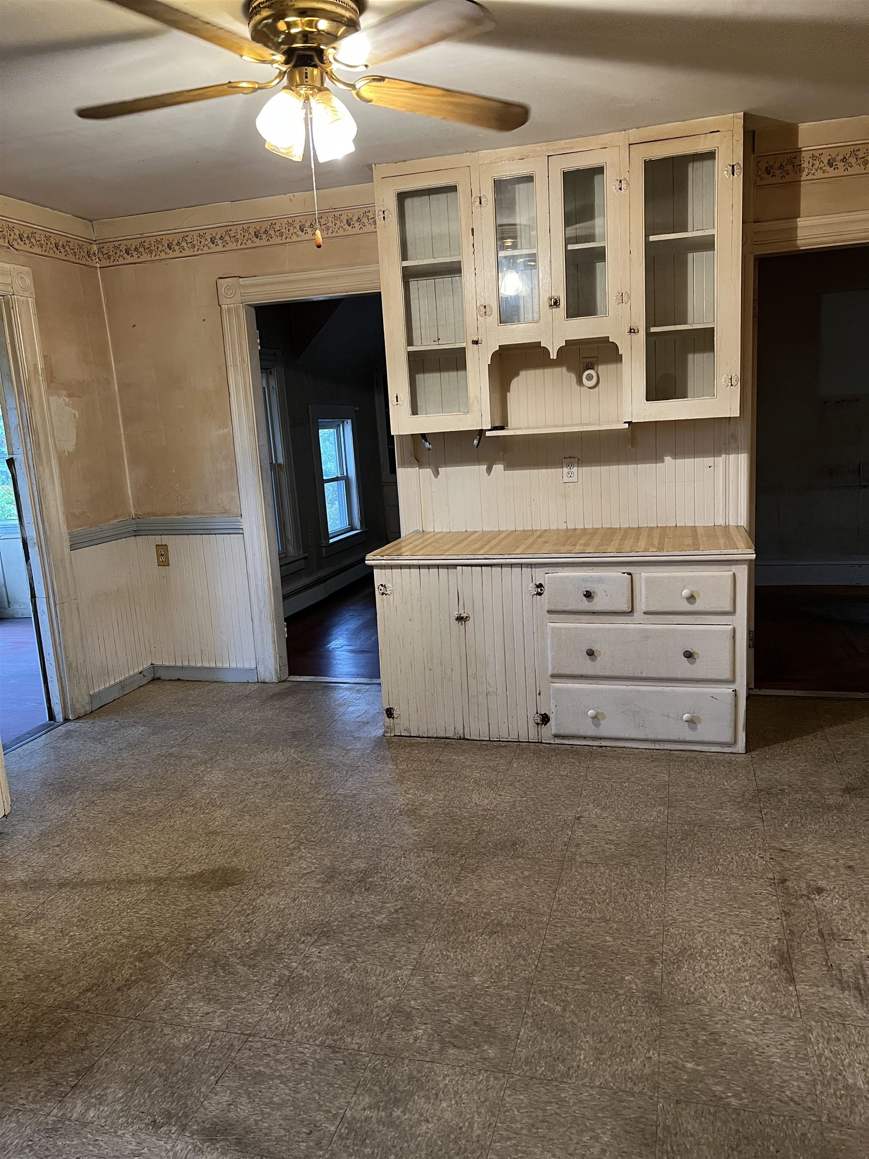 42 Lingard Street Manchester, NH 03103 - Photo 12 of 32