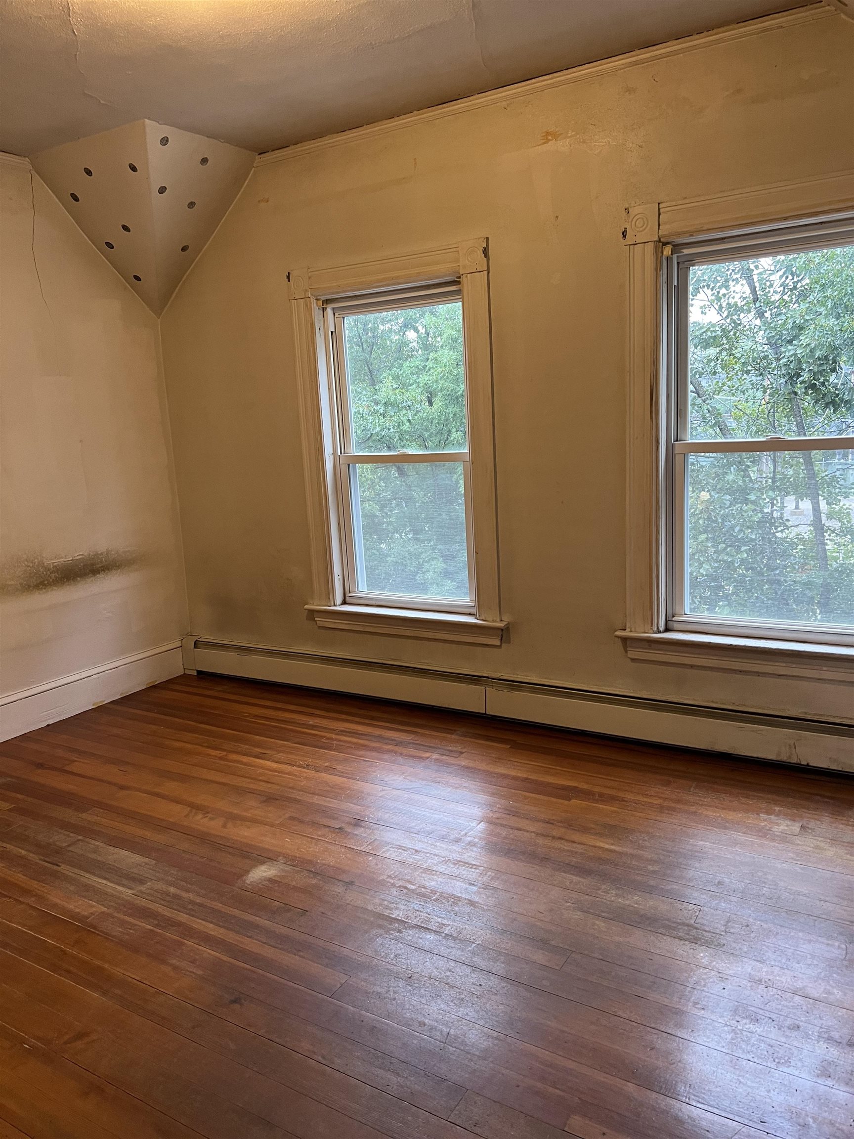 42 Lingard Street Manchester, NH 03103 - Photo 15 of 32