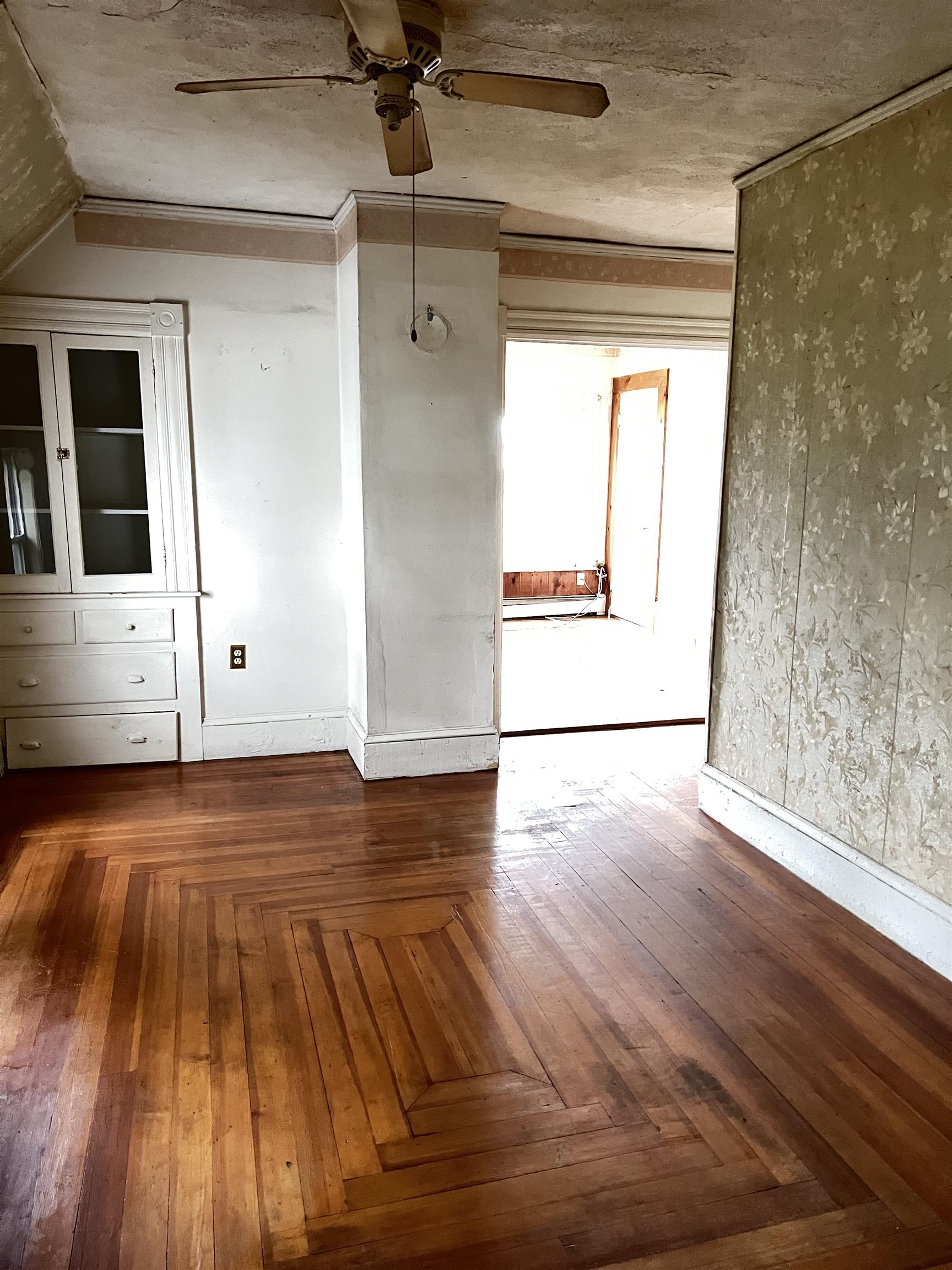 42 Lingard Street Manchester, NH 03103 - Photo 16 of 32