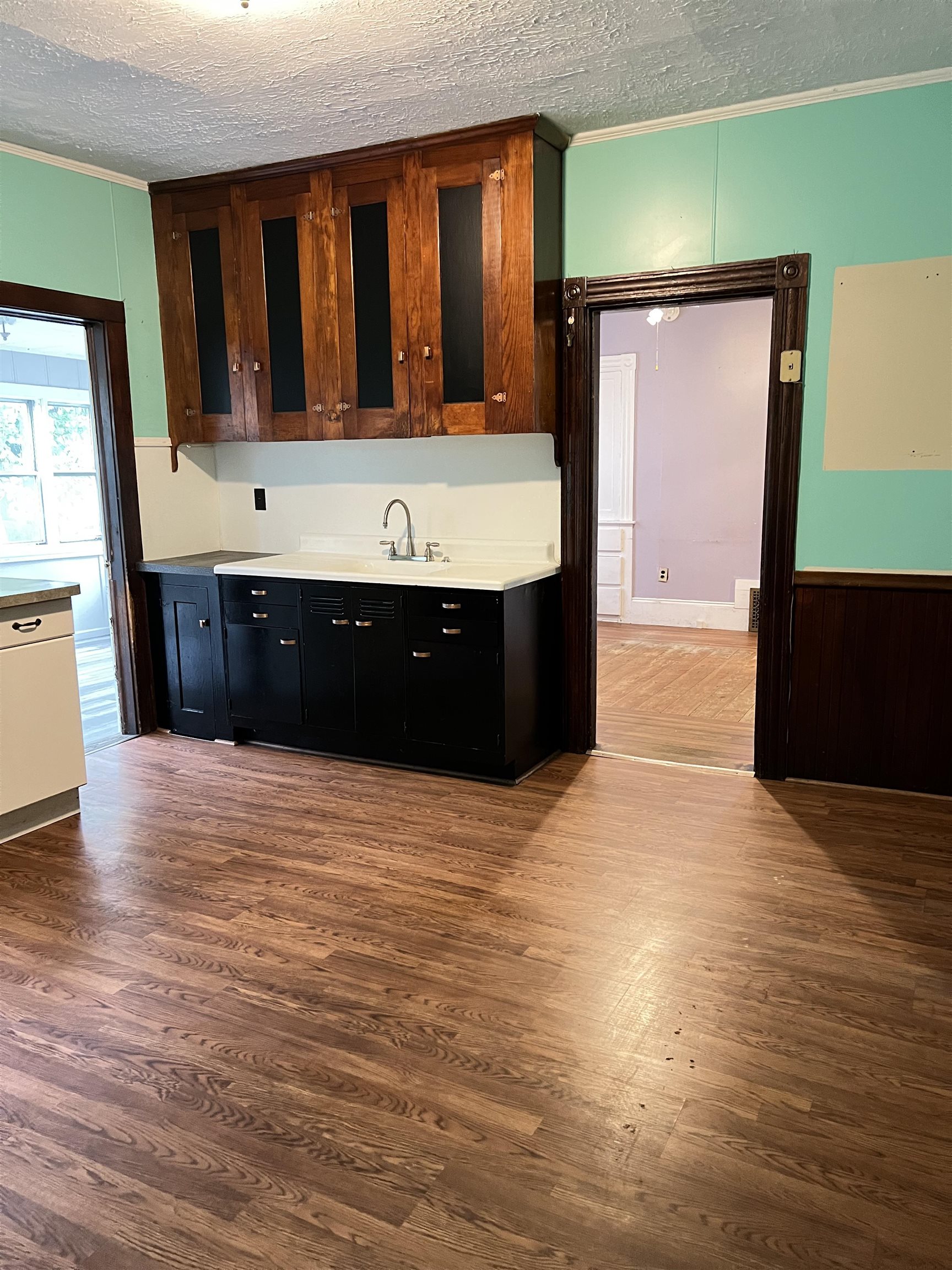 42 Lingard Street Manchester, NH 03103 - Photo 3 of 32