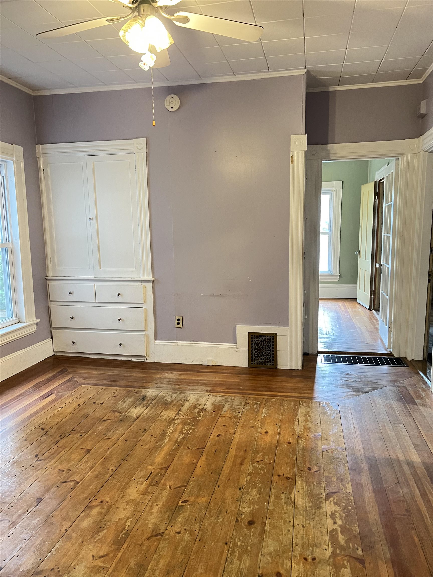 42 Lingard Street Manchester, NH 03103 - Photo 7 of 32