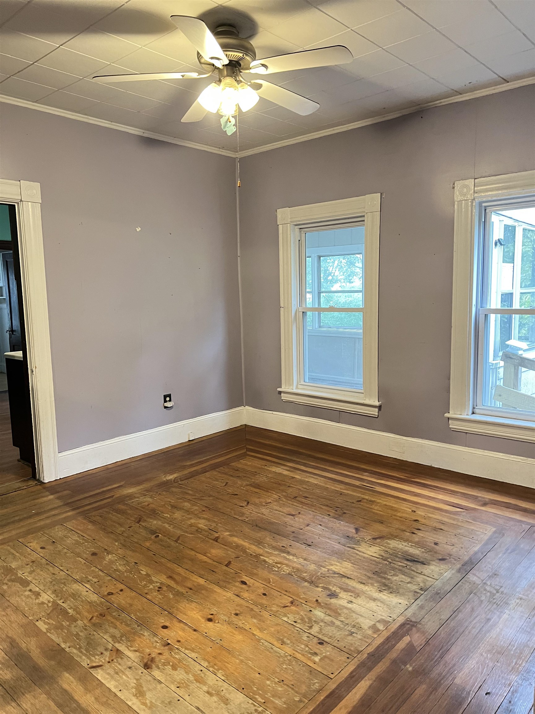 42 Lingard Street Manchester, NH 03103 - Photo 8 of 32