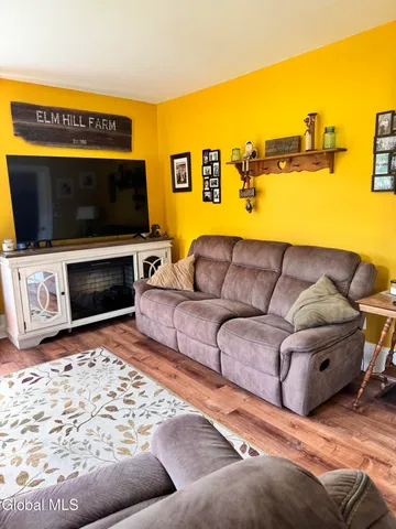 $425,750 | 81 Lohret Road, Argyle, NY 12809