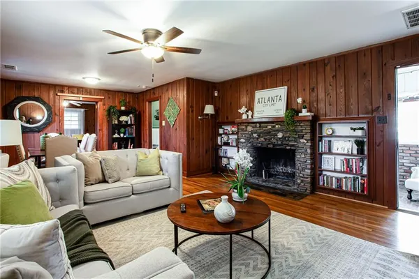 $2,800 | 4061 Lower Roswell Road, Marietta, GA 30068