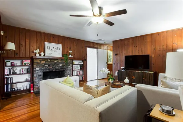 $2,800 | 4061 Lower Roswell Road, Marietta, GA 30068