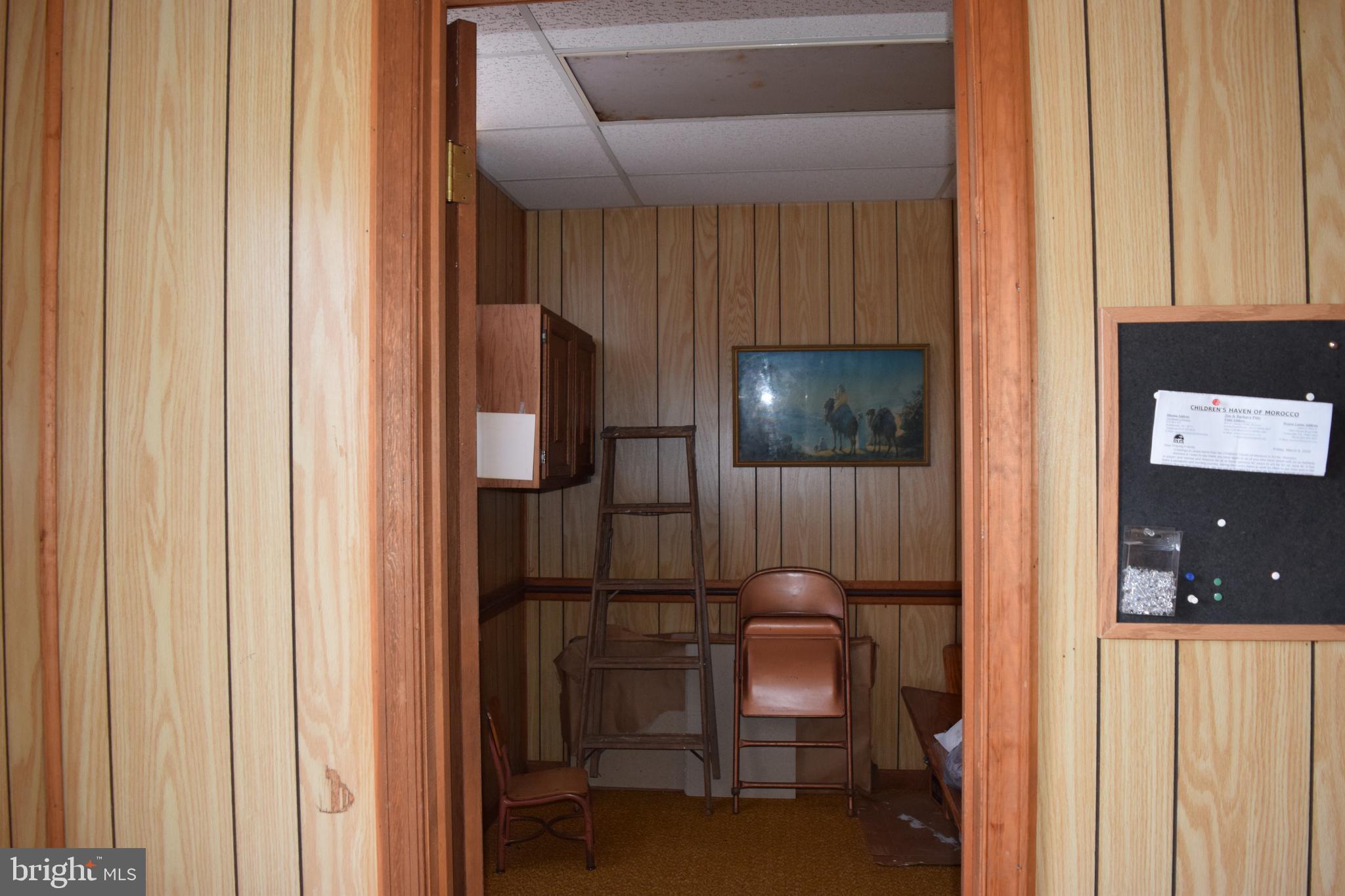 7946 Rogues Road Catlett, VA 20119 - Photo 5 of 11 1st Separate room