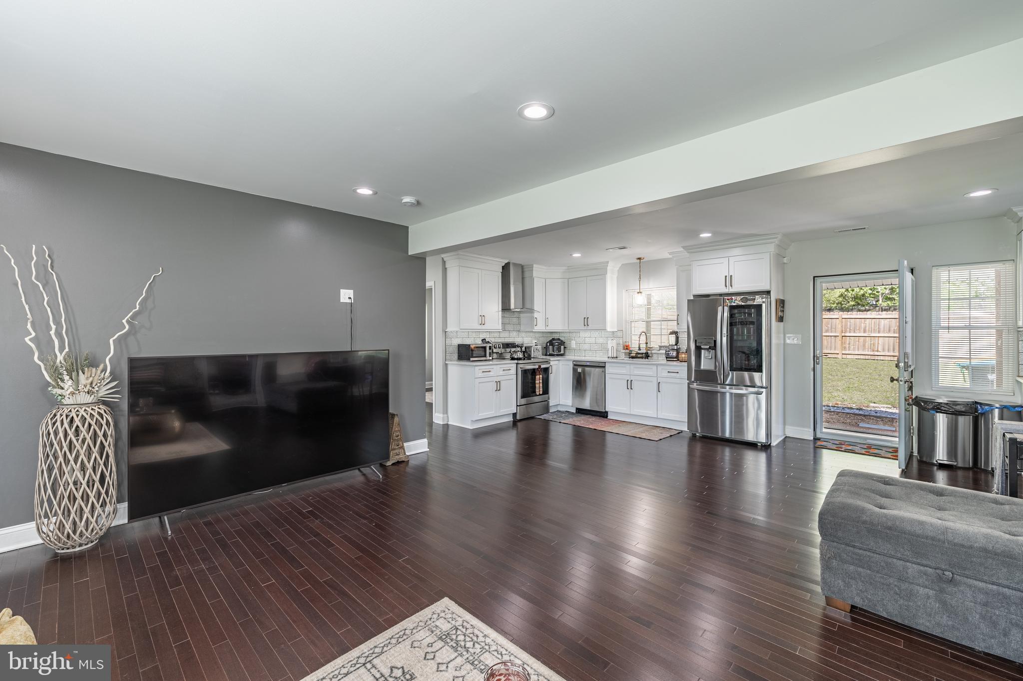 14141 Harrowgate Road Chester, VA 23831 - Photo 10 of 48 Gallery Image 10