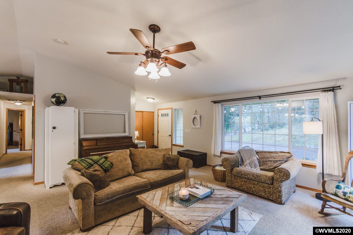 30416 Rancho Road Lebanon, OR 97355 - Photo 11 of 42 Gallery Image 11