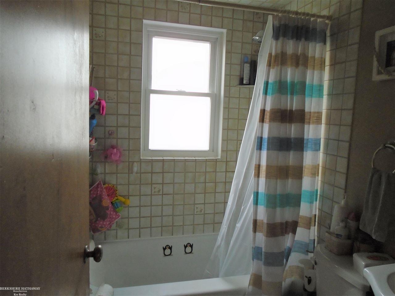 8239 Toepfer Road Warren, MI 48089 - Photo 14 of 33 31358305-13.JPG