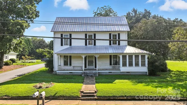 $265,000 | 823 North Main Street, Mount Pleasant, NC 28124